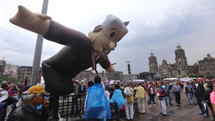 López Obrador reivindica a soldados y marinos desde el Zócalo