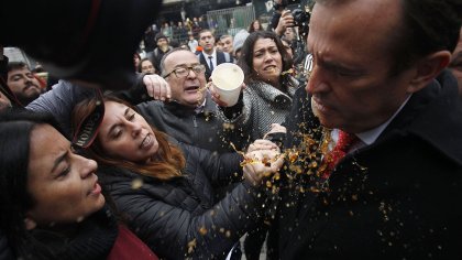 Con provocadora visita de diputados de ChileVamos, Instituto Nacional vuelve a clases movilizado