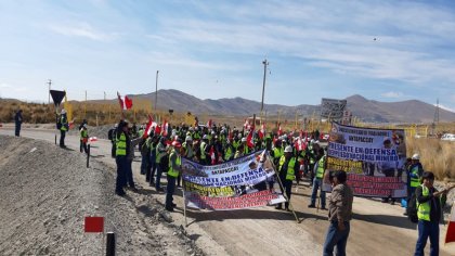 Rodeemos de solidaridad la huelga de los trabajadores mineros de Perú