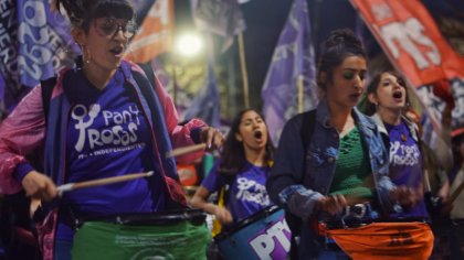 No lo vimos por TV: las estudiantes teñimos de verde La Plata