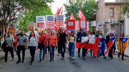 El FIT Unidad cerró su campaña en Córdoba frente al consulado de Chile