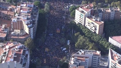 Masiva manifestación contra la represión vuelve a llenar las calles de Barcelona 