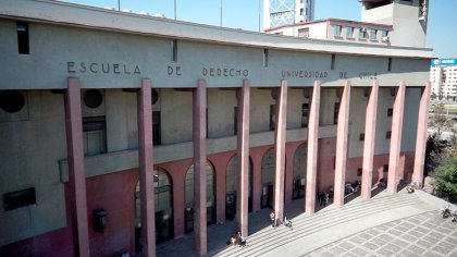 Toma Derecho UChile: piden disculpas al pueblo por demora en poner edificio a disposición