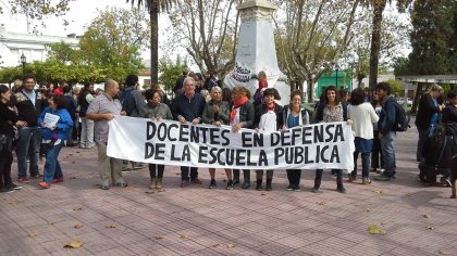 Docentes de Ensenada se movilizaron en defensa de la educación pública