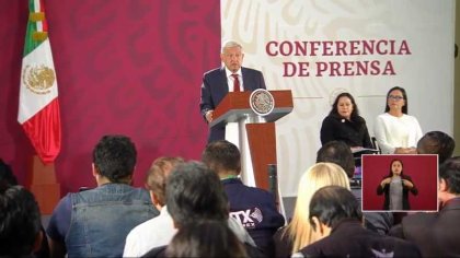 Entre protestas, AMLO ofrece conferencia de prensa en Palacio Nacional