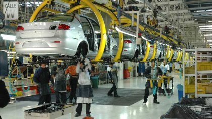 La producción automotriz se desplomó 26,4 % en noviembre