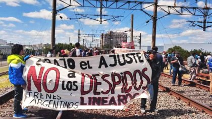 Cientos de familias ferroviarias exigen una definición ante los despidos