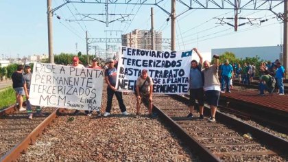 Corte de vías en la línea Roca: despedidos reclaman reincorporación