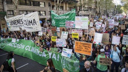 Jóvenes contra la crisis climática: “Apoyar Vaca Muerta es apoyar el exterminio de la humanidad”