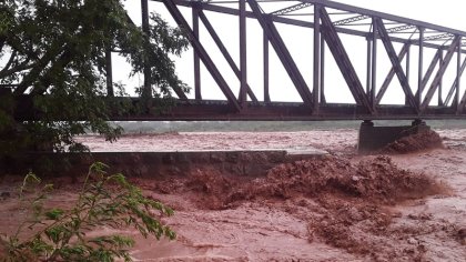 Ledesma: la crecida del Río San Lorenzo pone en riesgo a los barrios humildes 