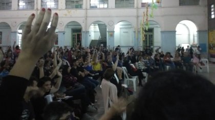 Ejemplo de organización y solidaridad en el terciario Almirante Brown en Santa Fe