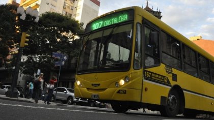 Sigue el paro de colectivos en Rosario: solo pagaron una parte de los salarios