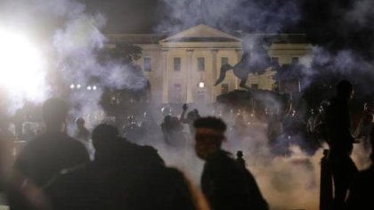 Ante la magnitud de las protestas, Trump se esconde en el búnker de la Casa Blanca