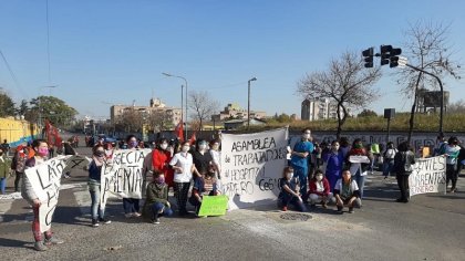 Trabajadores de salud, docentes y vecinos de la 1-11-14 reclamaron en Bajo Flores