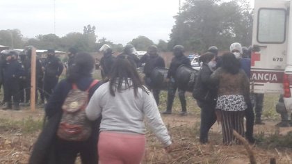 Detienen a una integrante de comunidad guaraní en Salta luego de un violento desalojo