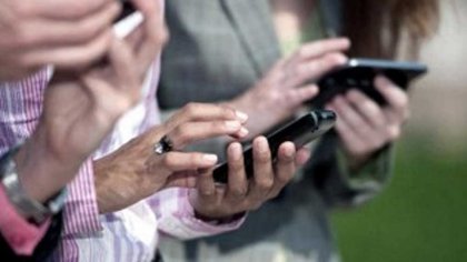 El Gobierno congeló las tarifas de telefonía celular y fija, y los servicios de internet y TV