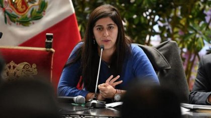 Perú: congresistas del Frente Amplio no firman moción de censura contra la ministra de Economía