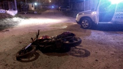 Robaba en Pablo Nogués y se cayó de la moto: es un policía de la Bonaerense