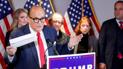 Bizarro: Rudy Giuliani acusa a China, Venezuela y Cuba de robarle la elección a Trump