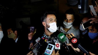 Imputan por homicidio culposo al médico de Maradona y hubo allanamientos