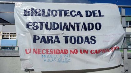 Basta de recortes: Las estudiantes ocupan las bibliotecas