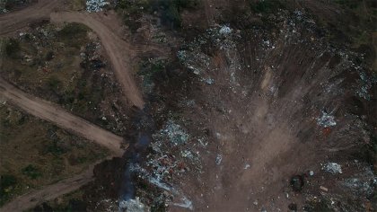 Contaminación a cielo abierto en el Campo La Juanita de Malvinas Argentinas - YouTube