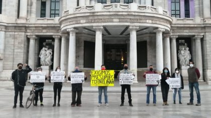 Trabajadores precarizados del INAH se manifiestan en Palacio de Bellas Artes