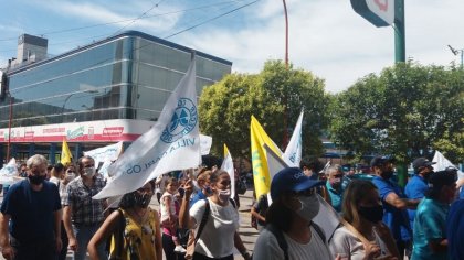 Marcha en defensa de los puestos de trabajo de la COOPI en Carlos Paz