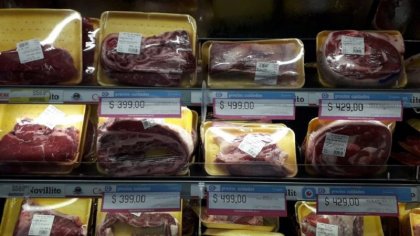 San Nicolás: Filas enormes por un poco de carne