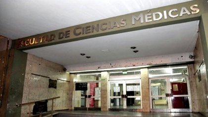 Estudiantes de Cs. Médicas de la UNLP marchan por la vuelta a las prácticas con protocolos