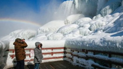 Paisaje de fantasía: mirá las impactantes imágenes de las Cataratas del Niágara congeladas