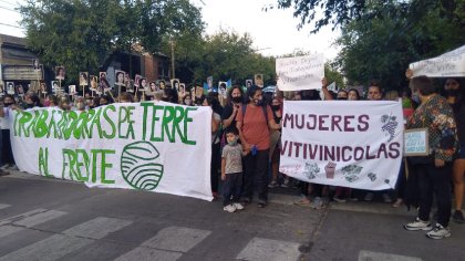 8M: Trabajadoras vitivinícolas y La Terre en canal 7 de Mendoza - YouTube