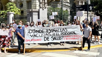 Profesionales del Centro Ameghino denuncian que el 80 % del personal sigue esperando la vacuna