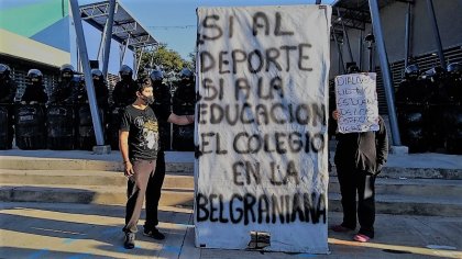 Conversamos con los vecinos de Campo Verde que fueron reprimidos por la policía de Gerardo Morales - YouTube