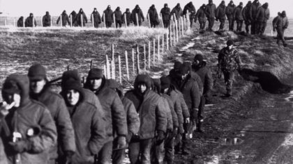 Islas Malvinas: forenses de la Cruz Roja continuarán la identificación de soldados argentinos