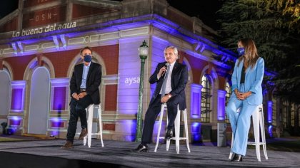 Fernández dice que el agua es un derecho, pero avala que la saqueen y contaminen