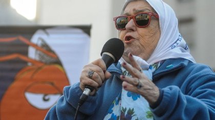 Hebe de Bonafini acusa a Alberto Fernández de arrodillarse ante el FMI