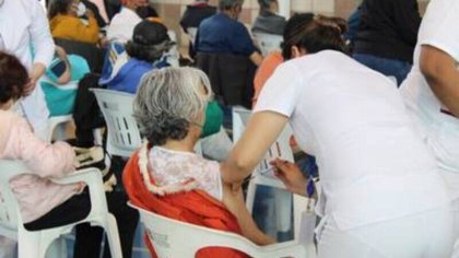 Con 5 mil 654 decesos y 58 mil 364 contagios, inició vacunación en Chihuahua 