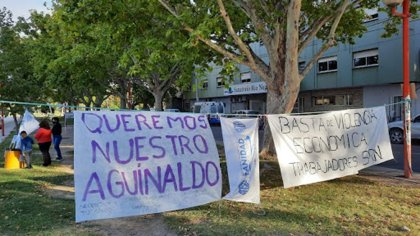 Trabajadores del Sanatorio Río Negro exigen pago de aguinaldos del 2020