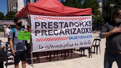 Prestadores precarizados de salud y educación exigen aumento de salarios 