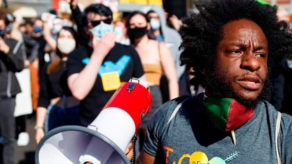 Entrevista: ¿Qué sigue para el Black Lives Matter después de la condena a Derek Chauvin? 