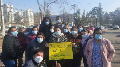 Agobio y precariedad: Con hervidores trabajadores del Hospital Barros Luco calientan agua para asear a los pacientes