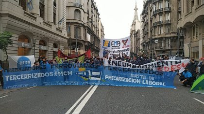 Tercerizados del ferrocarril apoyaron el acampe de tercerizados de Edesur