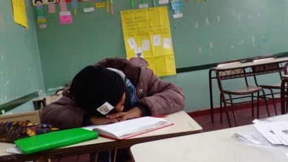 Frío en las escuelas porteñas: “No sé cómo estoy escribiendo. Siento hielo en los dedos”