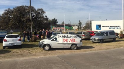 Protesta en el Parque Industrial de Sauce Viejo contra despidos en AGL