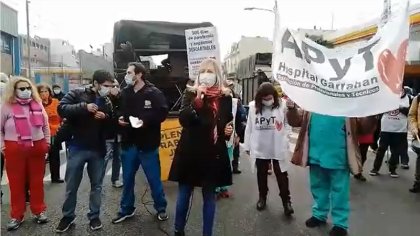 Myriam Bregman apoyando a los trabajadores del Garrahan le contesta al directorio del hospital - YouTube