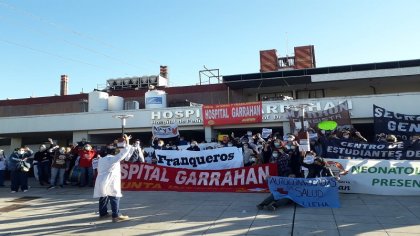 Encuentro en apoyo y solidaridad con los trabajadores del hospital Garrahan - YouTube