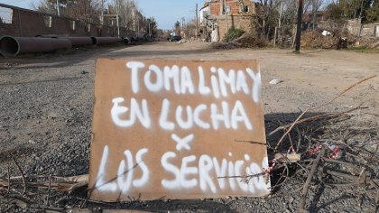 Reclamo de vecinas de la toma Limay en Neuquén - YouTube