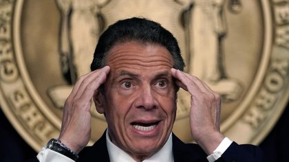 El gobernador de Nueva York, Andrew Cuomo, renuncia tras numerosas acusaciones de acoso sexual