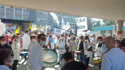 "Trabajadores y estudiantes de la salud tenemos que torcer el rumbo por el cual nos quieren llevar los políticos de siempre"